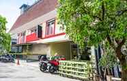 Bên ngoài 3 OYO 90872 Coolz Homestay Tebet Near TIS Square