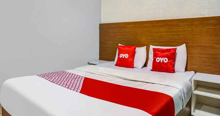 Bedroom OYO 90872 Coolz Homestay Tebet Near TIS Square