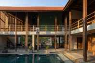 Kolam Renang Hachi Homestay & Spa