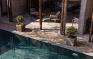 Swimming Pool 3 Hachi Homestay & Spa