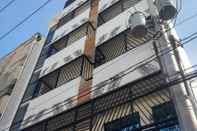 Bangunan OYO 848 Dona Aurora Condotel
