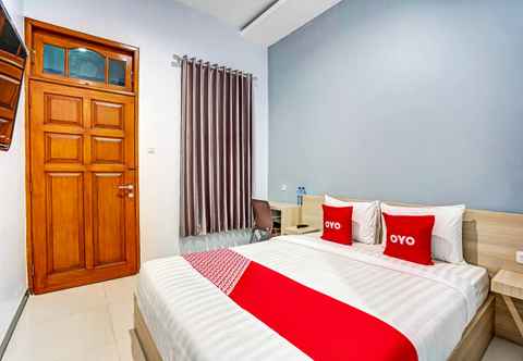 Bedroom OYO Flagship 90891 Parang Kusumo Residence