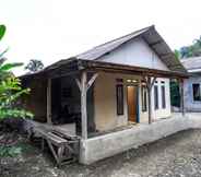 Bên ngoài 4 OYO Homes 90916 Eco Tourism Geopark Rajamandala Homestay Syariah