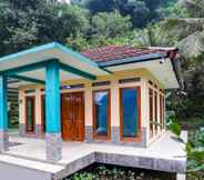 Bên ngoài 3 OYO Homes 90916 Eco Tourism Geopark Rajamandala Homestay Syariah