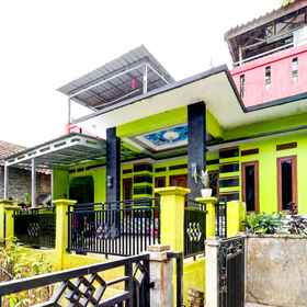 Exterior / Building 1 OYO Homes 90918 エコツーリズム・ジオパーク・グヌン・マシギット・ホムステイ・シャリア, KFC • Kota Baru Parahyangan ホテル