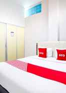 BEDROOM OYO Flagship 90890 Bratang Gede Residence