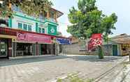 Luar Bangunan 4 SUPER OYO 90905 Dangau Datuk Guesthouse