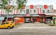 Exterior 3 Super OYO 90927 Homestay Tentrem 2