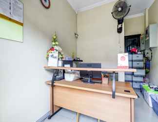 ล็อบบี้ 2 Super OYO 90927 Homestay Tentrem 2