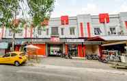 Bên ngoài 2 Super OYO 90927 Homestay Tentrem 2