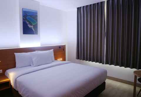 Bedroom Grand Thamrin Hotel