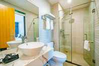 Toilet Kamar River Hotel Ha Long