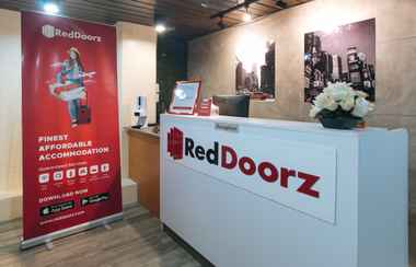 Lobby 2 RedDoorz near SM Sta. Mesa