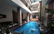 Swimming Pool 7 Ultimate Residence Bali