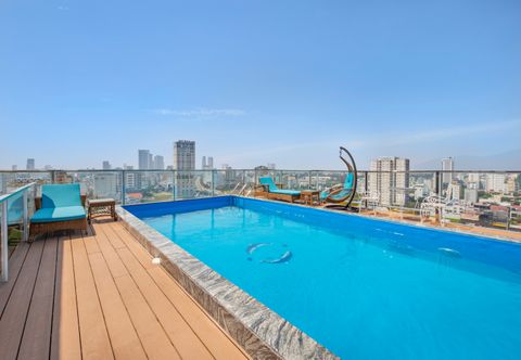 スイミングプール Prague Hotel Da Nang