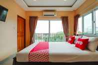 Kamar Tidur OYO 1027 Patumnak Beach Guesthouse