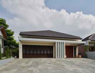 ภายนอกอาคาร 2 8 BR Hill View Villa with a Private Pool 1