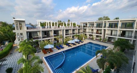 외관 2 Golden Crab Boutique