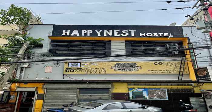 Exterior Vaccinated Staff - OYO 852 Happynest Hostel