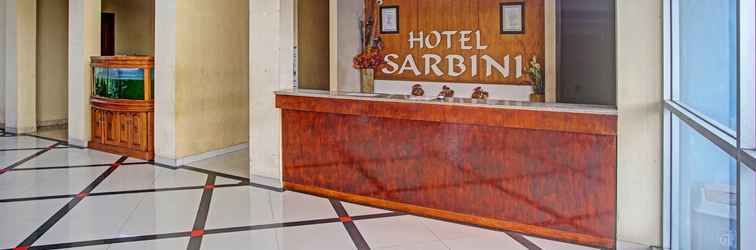 Lobi OYO 90947 Hotel Sarbini