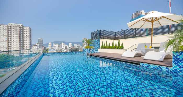 Swimming Pool M92 Boutique Da Nang Beach Hotel