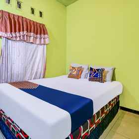 Bedroom1OYO Homes 90997 Eco Tourism Desa Cibodas Babakan Gentong 2 Syariah,Kedai Coffee Oray Tapa飯店