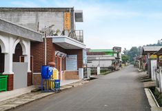 Exterior 3 OYO Homes 91009 Eco Tourism Desa Cibodas Areng 4 Syariah