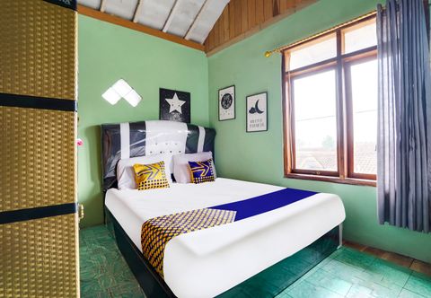 Bedroom Hotel O Eco Tourism Desa Cibodas Areng 1 Syariah