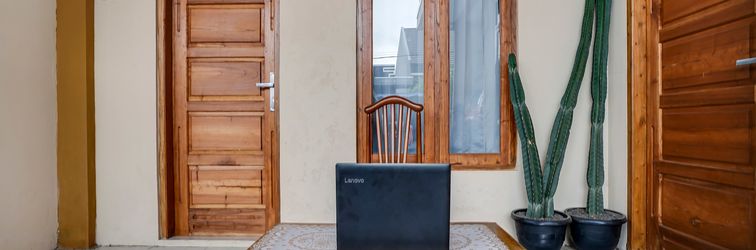 Lobby OYO Homes 91006 Eco Tourism Desa Cibodas Areng 5 Syariah