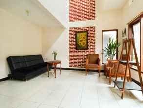 Lobby 4 SPOT ON 90955 Bumi Ageng Residence