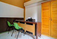 Lobby 6 OYO 90979 Ryfana Residence Syariah