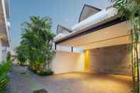 Bangunan Eight Palms Villa Seminyak by Ini Vie Hospitality