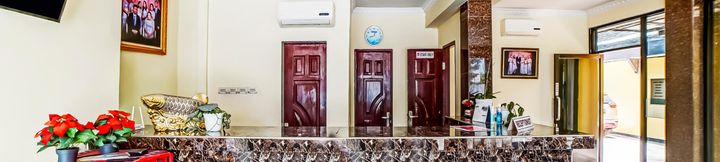 Lobi 4 OYO 90970 Hotel Jsn Ulos