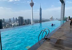 游泳池 3 Platinum Suites by StayHere