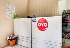 Lobby 5 OYO 90949 Apartement Cibubur Village Kaisar Property