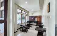 Bar, Kafe, dan Lounge 3 Hotel Andaru Syariah