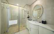 In-room Bathroom 7 Vinpearl Condotel Riverfront Da Nang - Hotel Vouchers 