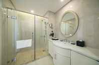 In-room Bathroom Vinpearl Condotel Riverfront Da Nang - Hotel Vouchers 