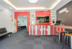 Lobby 5 OYO 90460 Hotel Kl2f Rest & Go