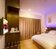 Bedroom 6 E-Red Hotel Alma