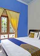 BEDROOM SPOT ON 91054 Desa Wisata Budaya Kebondalem Kidul