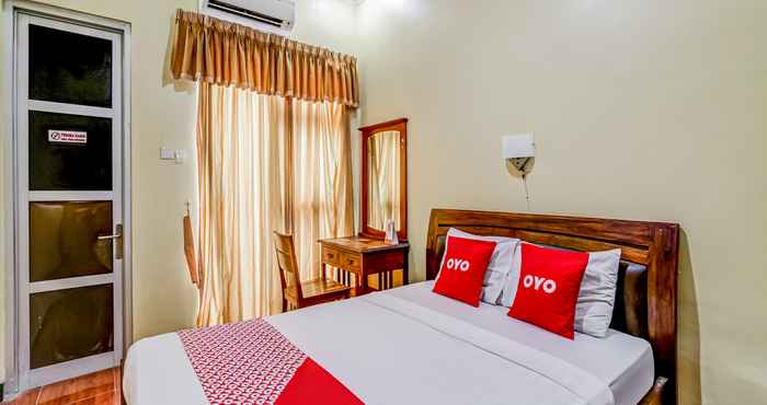 Kamar Tidur OYO 91036 Hotel Simpang Lima Gkpri