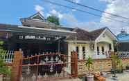 Exterior 4 OYO 90998 Wisma Pinggir