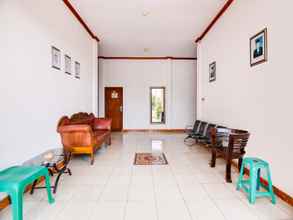 Lobby 4 OYO 91063 Kost Bunga