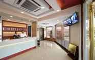 Lobby 2 E-Red Hotel Bayu Mutiara