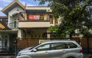 Exterior 4 OYO 91072 Enine Homestay Makassar