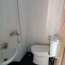 客房内浴室 4 Hotel Near Ramayana Pekalongan Syariah