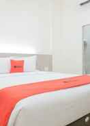 BEDROOM RedDoorz Plus @ Jalan Juanda Medan