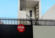 Exterior 2 Super OYO 91074 Stariez Senen Syariah