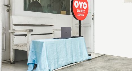 Lobby 2 Super OYO 91074 Stariez Senen Syariah